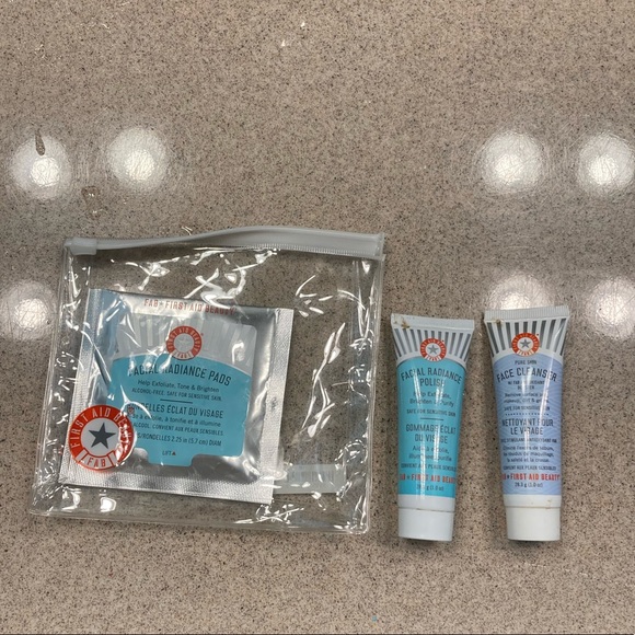 First Aid Beauty Other - FIRST AID BEAUTY SET